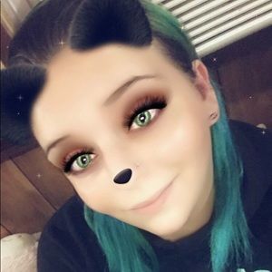 Meet your Posher, Alyssa